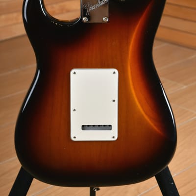 Fender American Performer Stratocaster HSS Rosewood Fingerboard 3 Tone Sunburst image 10