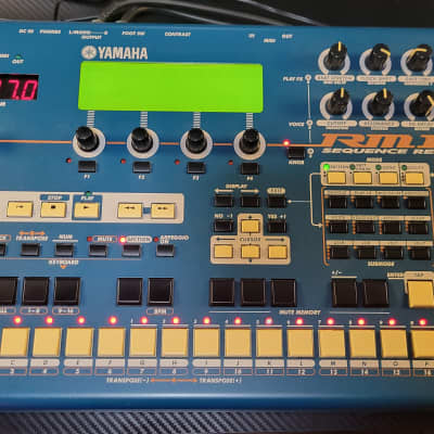 Yamaha RM1X Groovebox, Drum machine & Synthesizer