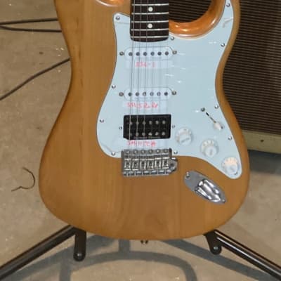 FENDER HIGHWAY 1 STRATOCASTER (NO. 011-1100) electric guitars for sale in  USA | guitar-list