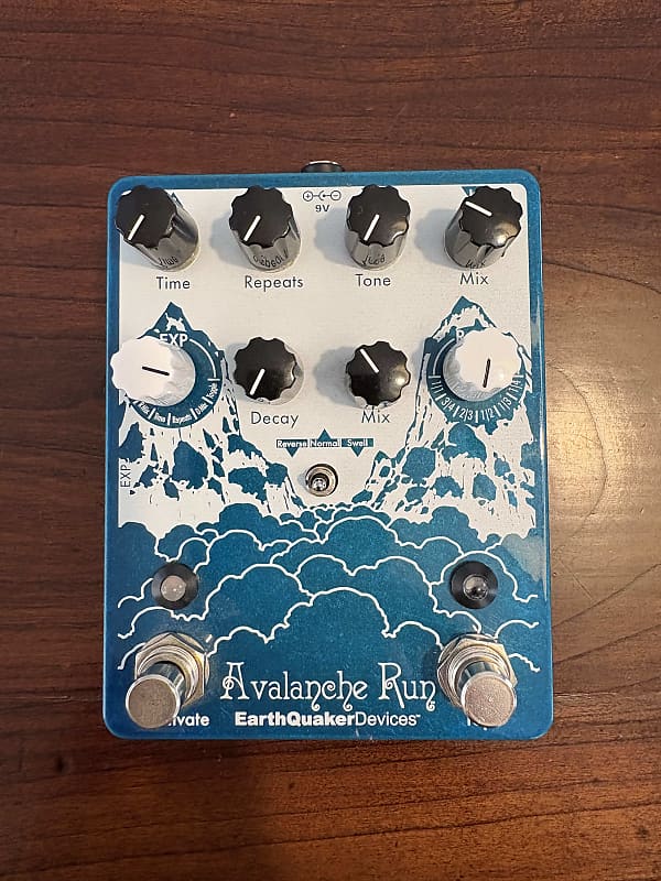 EarthQuaker Devices Avalanche Run Stereo Reverb & Delay with Tap Tempo V2