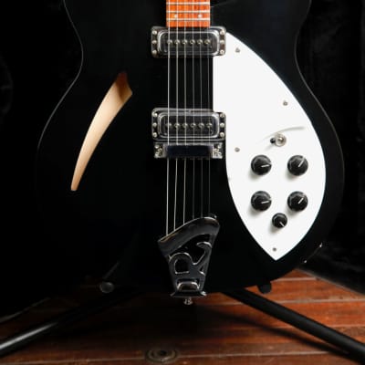 Rickenbacker 330 | Reverb
