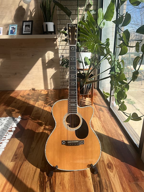 Martin OMC Aura 2008 Reverb