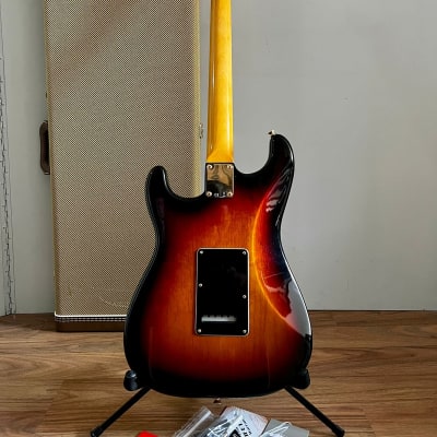 Fender Stratocaster Steve Ray Vaughan  2017 Sunburst image 2