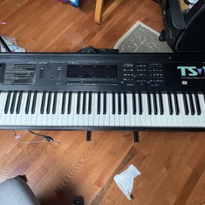 Ensoniq TS-12 Performance / Composition Synthesizer 1993 - 1996 - Black