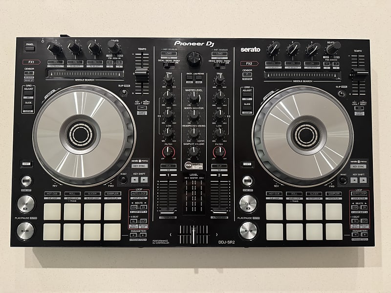 Pioneer DJ DDJ-SR2 コントローラー pioneer-dj-ddj-sr2-portable-2-