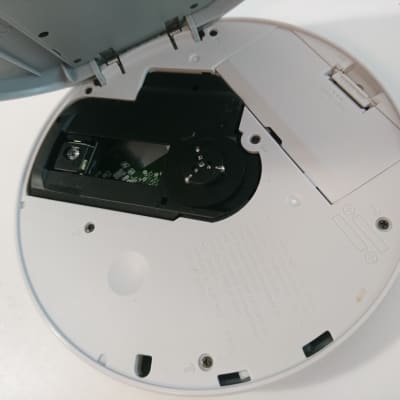 SONY D-NE241 Portable CD Player Walkman Discman - Working Perfectly image 7