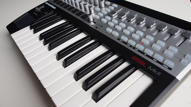 Novation 25SL MkII 25 Key MIDI Controller 2016 image 1