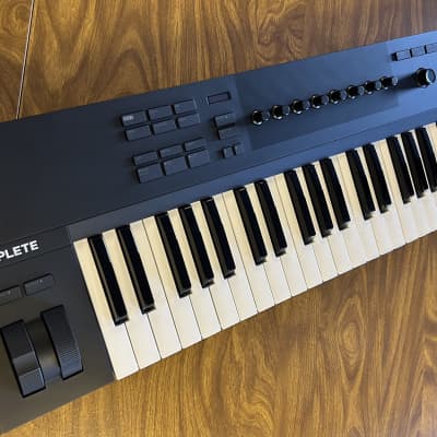 Native Instruments Komplete Kontrol A49 | Reverb