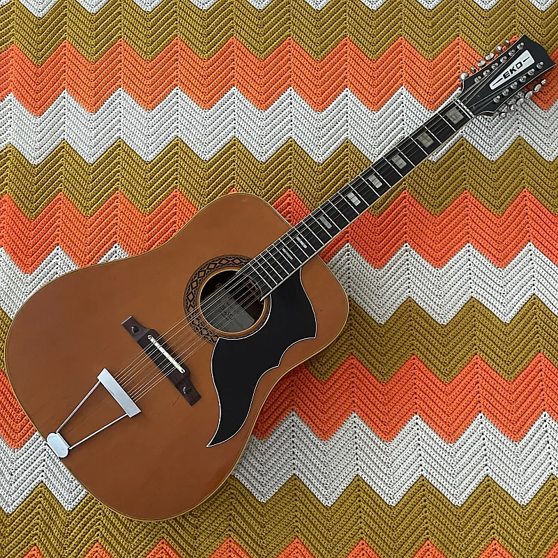 EKO J56 12 strings (ジミー・ペイジ使用と同タイプ) EKO J56 12 strings (ジミー・ペイジ使用と同タイプ)