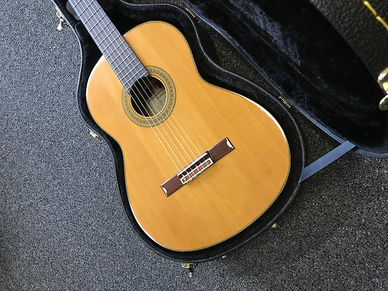 Yamaha CG171C classic guitar made in Taiwan in ( cedar & rosewood )  excellent with hard case & key | Reverb