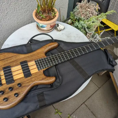 Wolf 5 String Bass Walnut Special Edition NAMM E-Bass Gitarre image 6