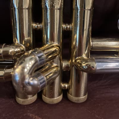 Buescher Aristocrat Bb trumpet (1970) SN 555376 image 16