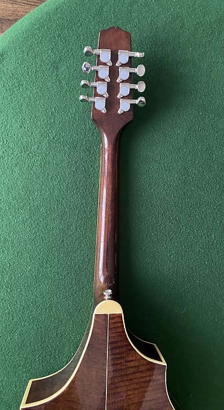 Johnson MA-550 Deluxe Octave Mandolin — Guitar Bar