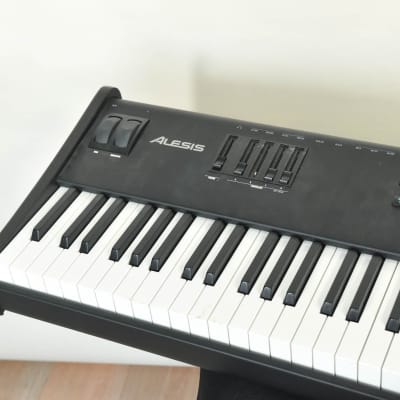 Alesis QS8.1 88-Key 64-Voice Expandable Synthesizer CG003RV image 4