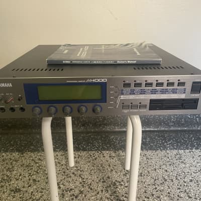 Yamaha A4000 Professional Sampler  128 Mb RAM  9Gb Disk