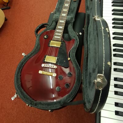 Gibson Les Paul studio  - cherry - INC Hardcase for sale