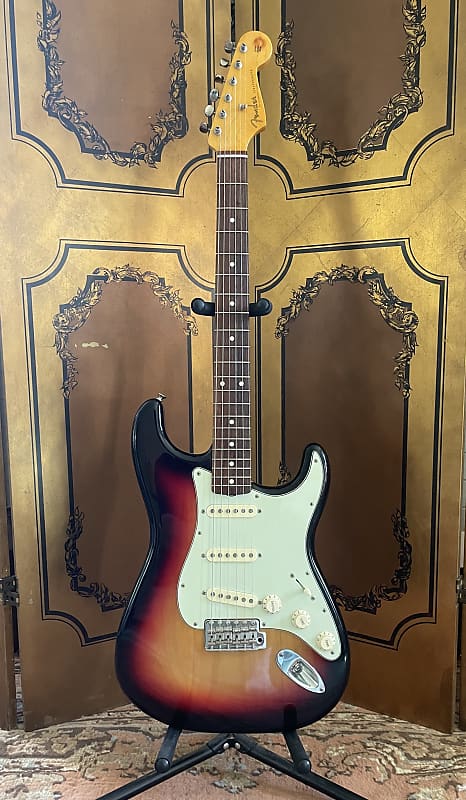 Fender Classic Series '60s Stratocaster Electric Guitar — Lacquer 
