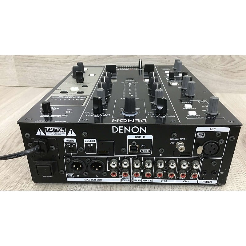 Denon DN-X600 mixer DJ