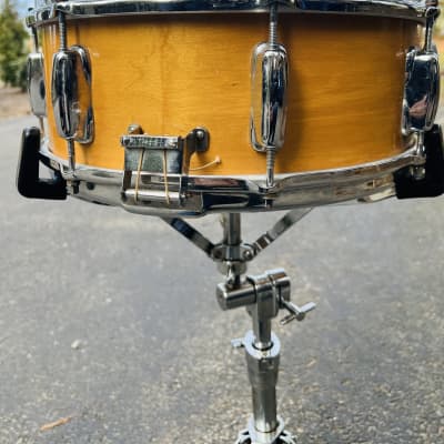 Slingerland No. 153 Artist Model 5.5x14" 8-Lug Maple/Poplar/Maple 3-ply shell  Snare Drum with solid ply maple with reinforcement ring and zoomatic Strainer Rare Natural blonde Lacquer image 3