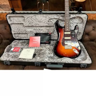 Immagine Fender American Professional II Stratocaster HSS, Rosewood Fingerboard, 3-Color Sunburst - 14
