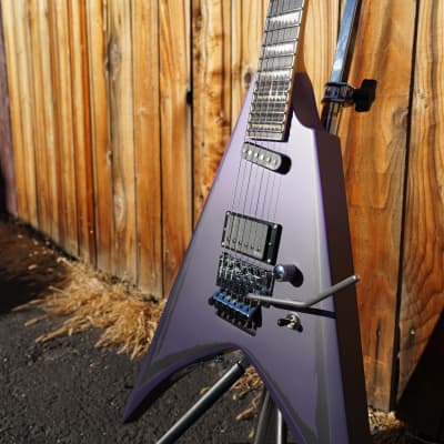 ESP LTD  SIGNATURE SERIES Alexi Ripped Purple Fade Satin w/ Ripped Pinstripes 6-String w/ Case image 5