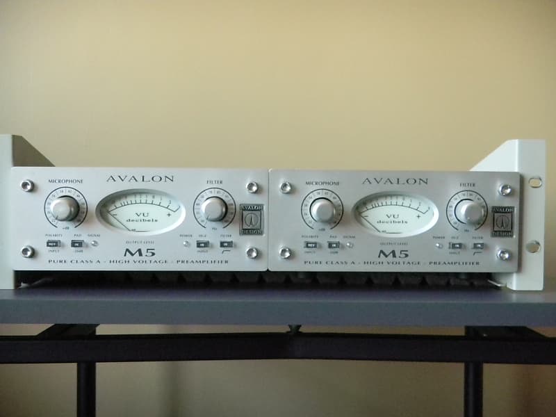 Avalon M5 Microphone Preamplifier | Reverb Canada