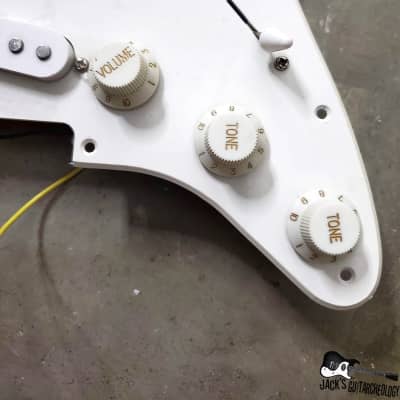 Stratocaster SSS Loaded Pickguard #30 (1990s White) image 7