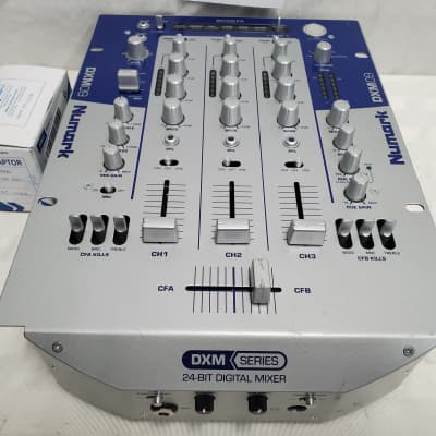Numark DXM09 DJミキサー 24ビットデジタル 3チャンネル Numark DXM09 DJミキサー 24ビットデジタル 3チャンネル