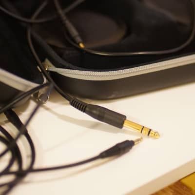 Ultrasone Signature Studio Over Ear Headphones image 6