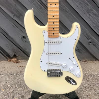 Fender ST-72  Yngvie Malmsteen Standard Stratocaster 1991 - Vintage White for sale