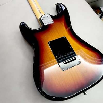 Made in USA 🇺🇸 | Fender American Deluxe Stratocaster HSH, RW FB, 3-Tone Sunburst image 8