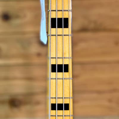 Squier Classic Vibe '70`s Jazz Bass in 3 Colour Sunburst image 4