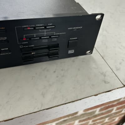 Roland JV-1080 64-Voice Synthesizer Module 1994 - 2001 - Black image 6