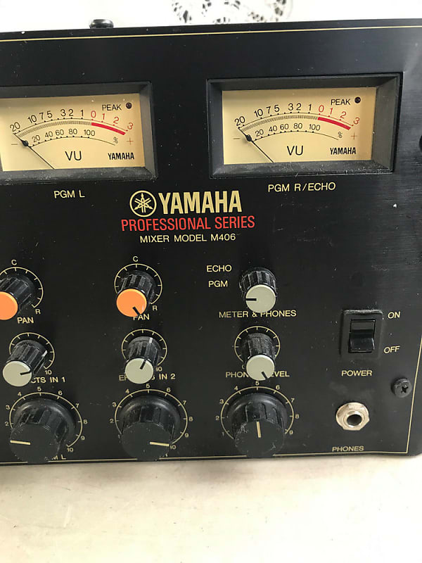 Yamaha Professional Series Model M406 6 Channel Rack Mountable