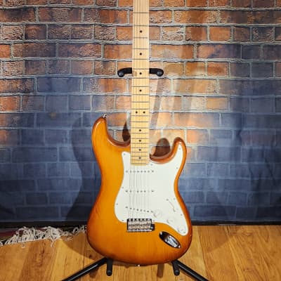Fender 2013 American Special Stratocaster Maple Fretboard Satin Honeyburst for sale