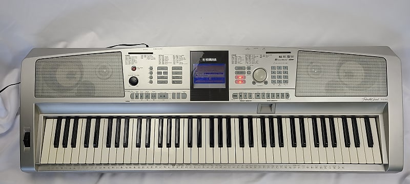 Yamaha DGX-305 Protable Grand Electric Piano Synthesizer Keyboard - Nice!  02445