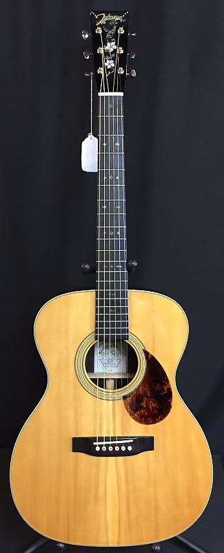 Johnson Carolina II Series JO27 All-Solid Auditorium Acoustic Guitar Natural