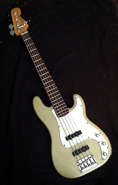 Squier Precision Bass Standard 5 2001 Gold