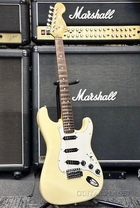 Fender JAPAN Stratocaster E serial ST72-65 80s Electric
