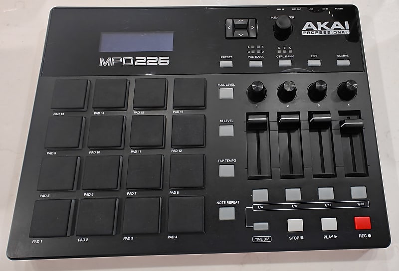 Akai MPD226 | Reverb