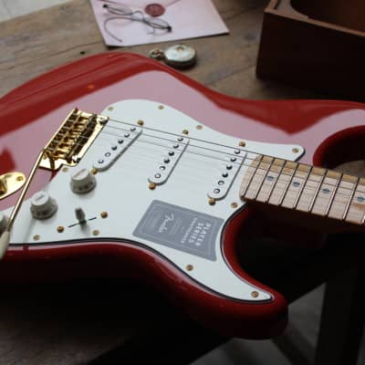 FENDER Player Stratocaster with Maple Fretboard, Fiesta Red, 3, 68 KG image 3