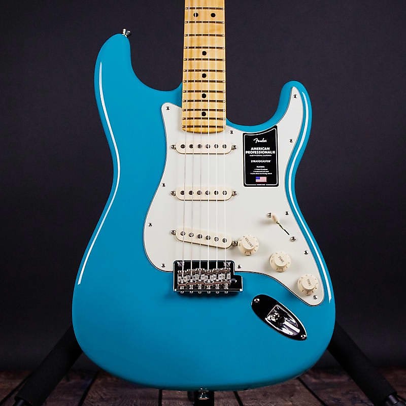 Fender American Professional II Stratocaster Miami Blue Mint