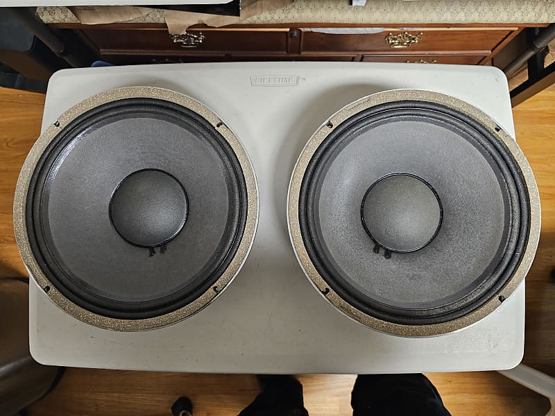 JBL 2202H 300watt (2 Speakers)