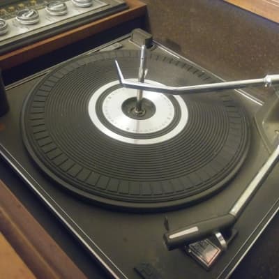Vintage 1960s Magnavox Astro Sonic Tube-Driven Phonograph S-4685 Turntable AM/FM Tuner Stereo image 8