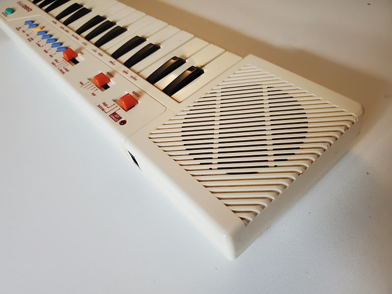Casio PT-10☆ミニシンセサイザー☆ホワイト&レッド2点セット☆ Casio PT-10 29-Key Mini Synthesizer with original box