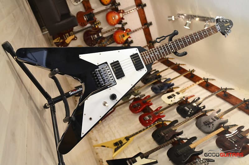 Fernandes Flying V