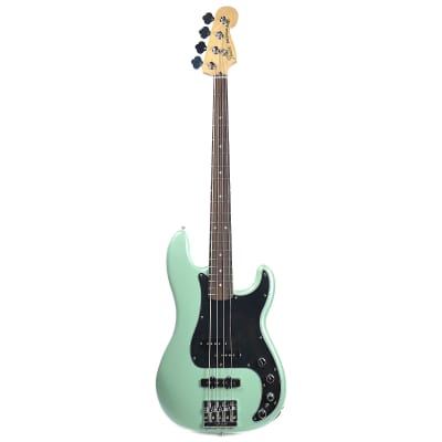 最終値下げ 希少Fender U.S DELUXE Precision Bass Fender American Deluxe Precision Bass Guitar Review - Page 2