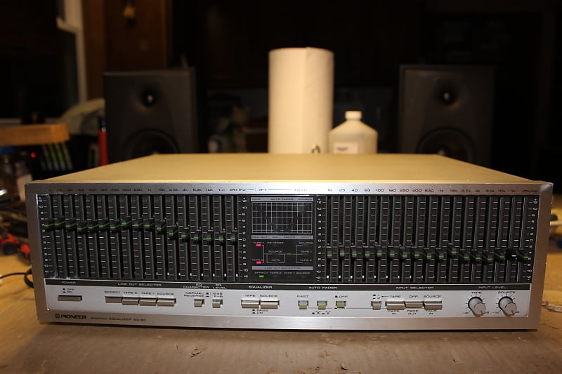 Refurbished Pioneer SG90 17 Band Graphic Equalizer Reverb