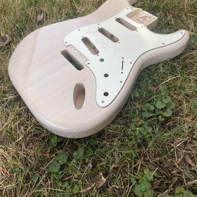 Heavy Seas Stratocaster style body Fender dimensions 2025 - White blonde Nitro image 6