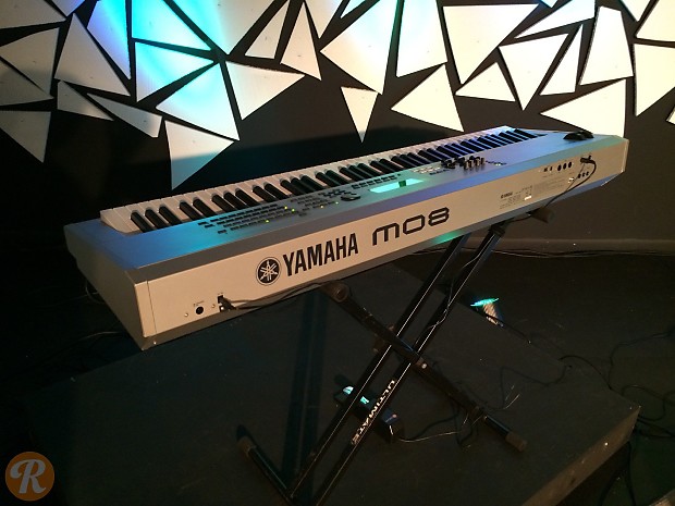 Yamaha MO 8 image 3